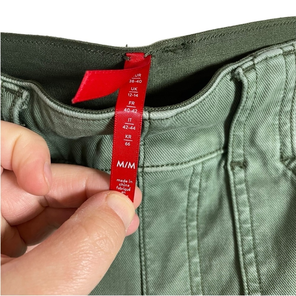 NWOT Spanx Stretch Twill Ankle Cargo Pant in Soft Sage Size M - Picture 13 of 17